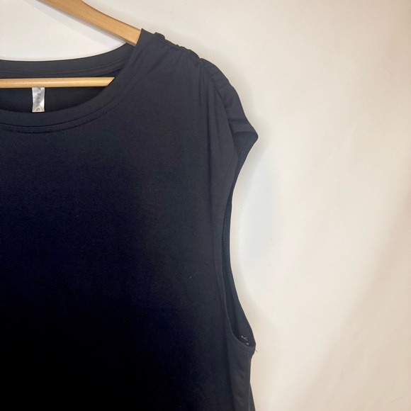 NWT Fabletics Black Muscle Tee with High Neckline Size XL - Picture 2 of 8